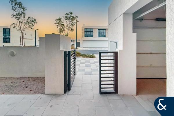 4BR / Prime Location / Away from Power Lines